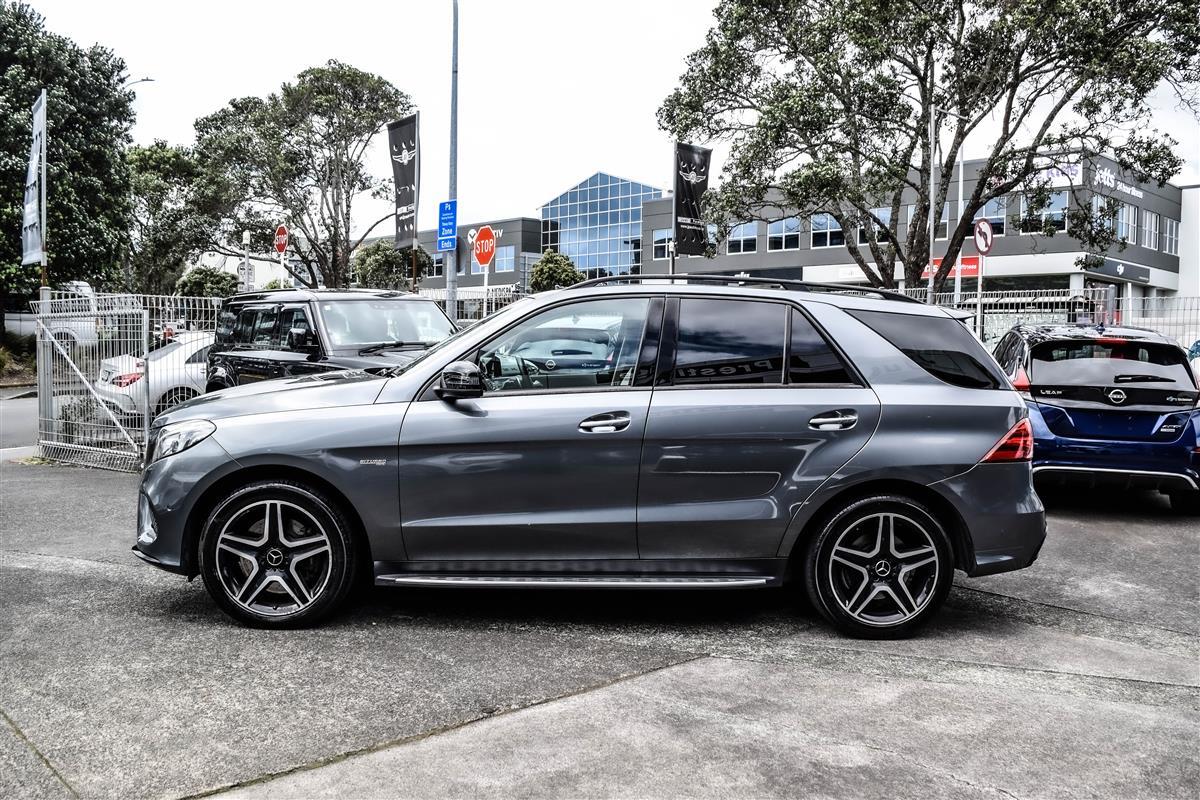 2016 Mercedes-Benz GLE thumbnail