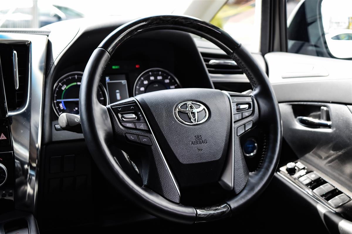 2022 Toyota Alphard thumbnail