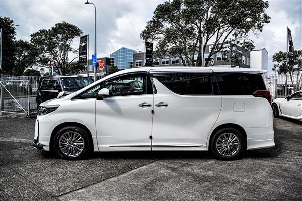 2022 Toyota Alphard thumbnail