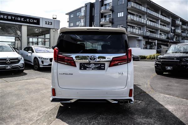 2022 Toyota Alphard thumbnail
