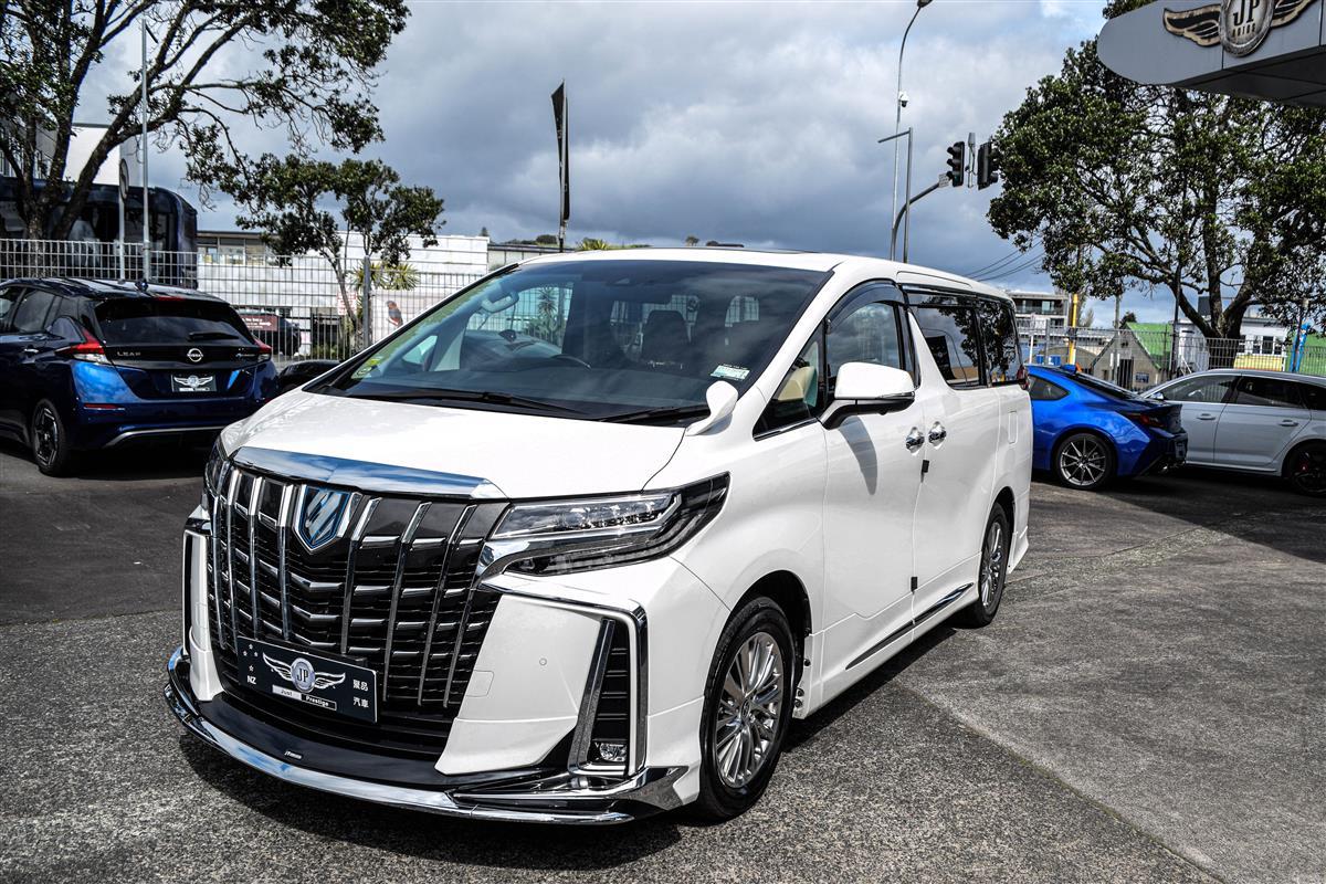 2022 Toyota Alphard thumbnail
