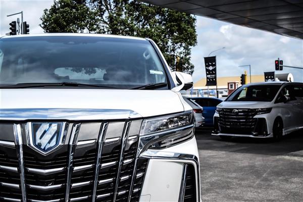 2022 Toyota Alphard thumbnail