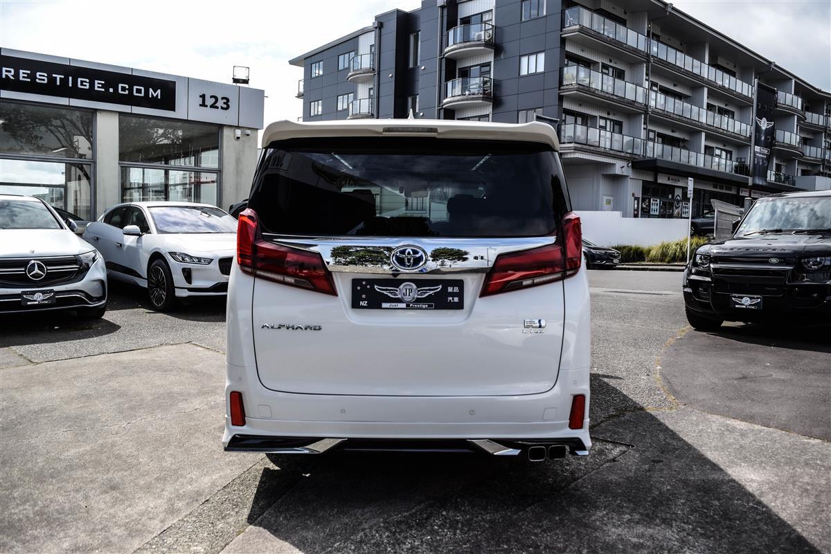 2022 Toyota Alphard thumbnail