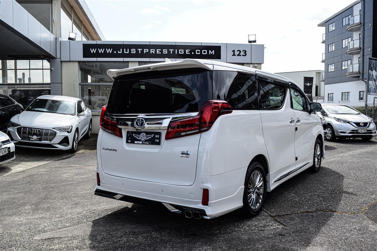 2022 Toyota Alphard thumbnail
