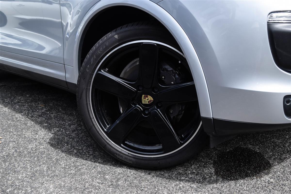 2018 Porsche Cayenne thumbnail