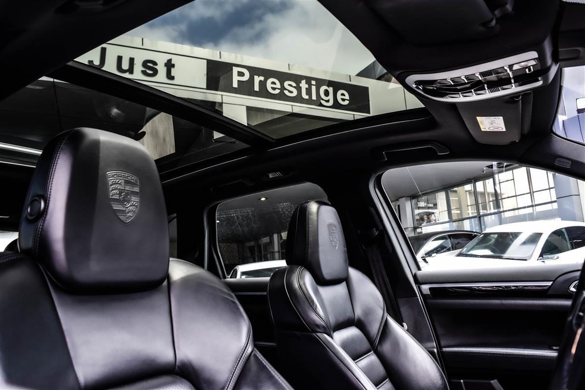 2018 Porsche Cayenne thumbnail