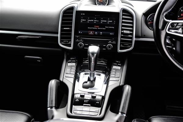 2018 Porsche Cayenne thumbnail