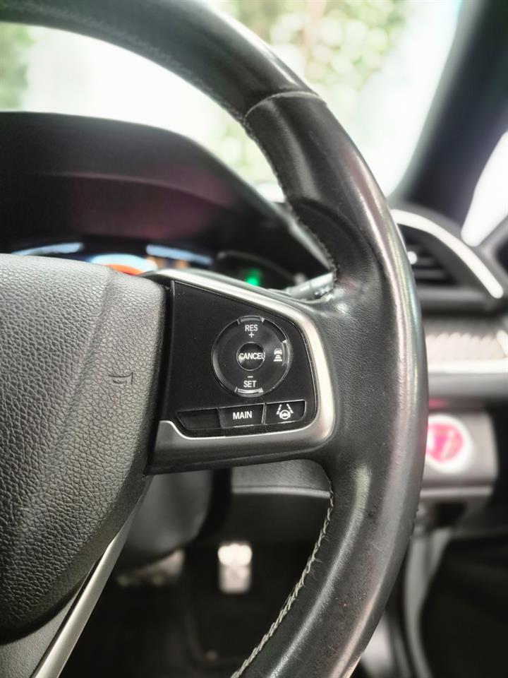 2017 Honda Civic thumbnail