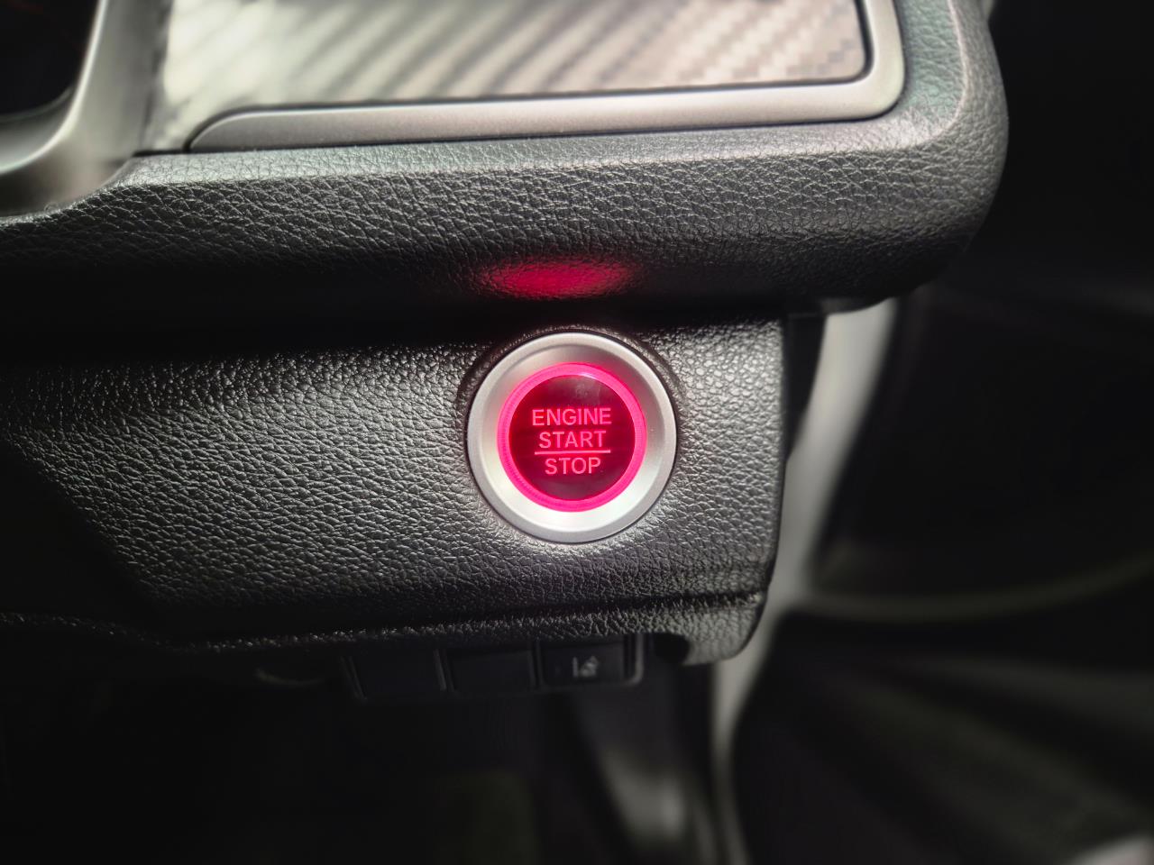 2017 Honda Civic thumbnail