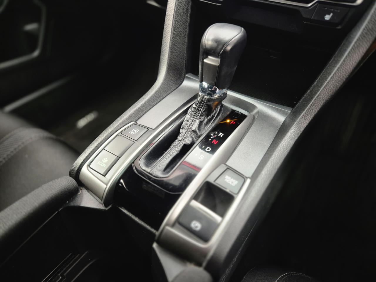 2017 Honda Civic thumbnail