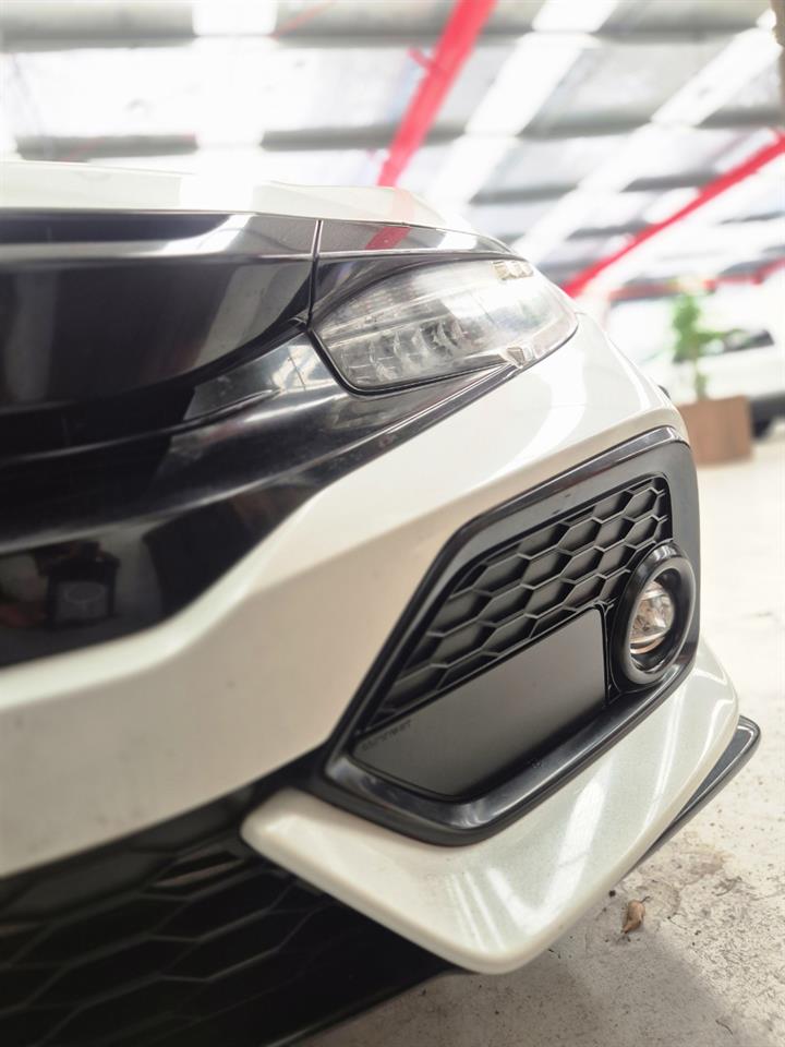 2017 Honda Civic thumbnail