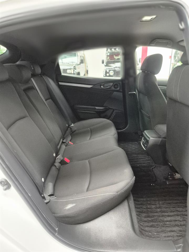 2017 Honda Civic thumbnail