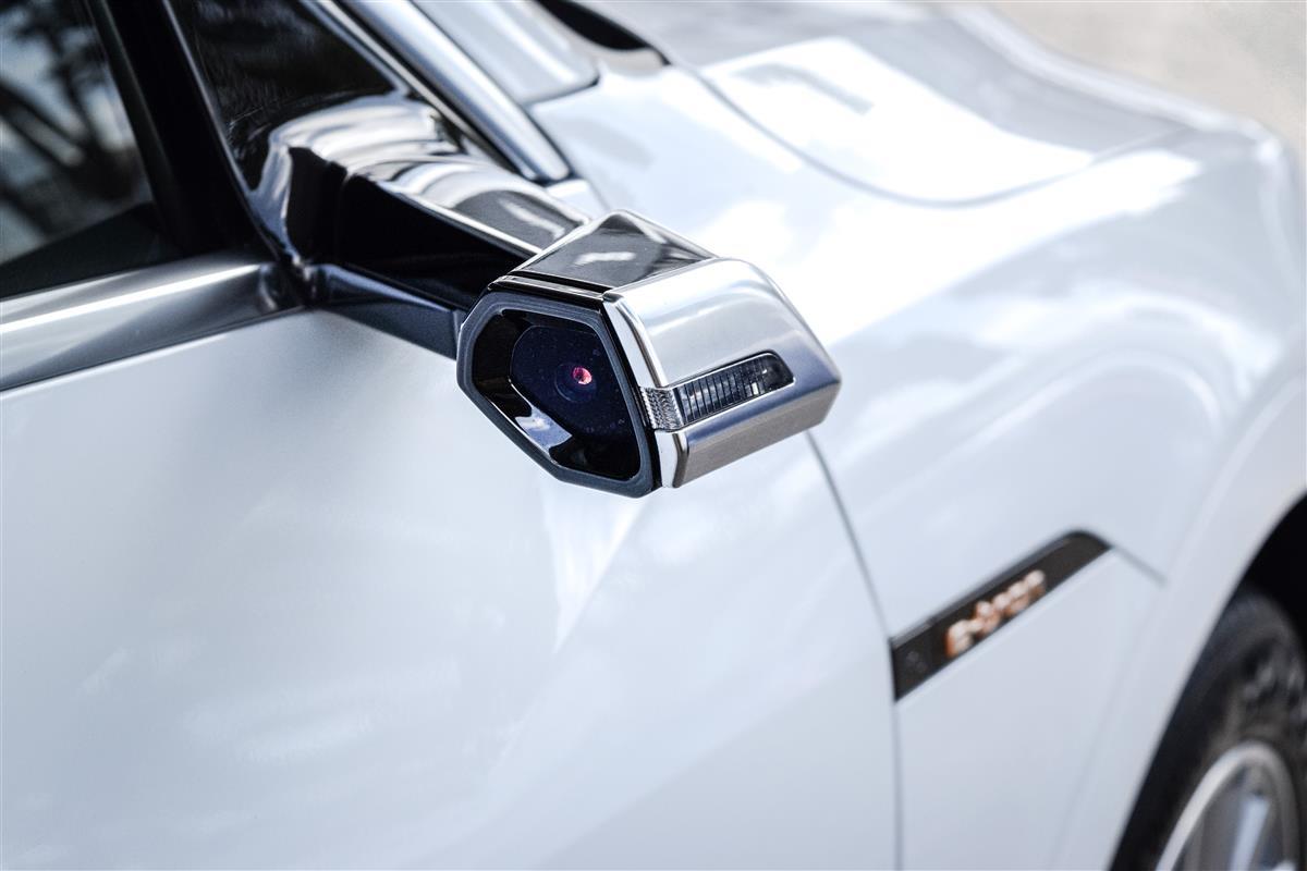 2021 Audi e-tron thumbnail