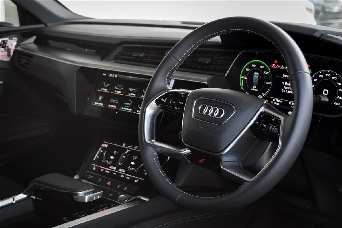 2021 Audi e-tron thumbnail