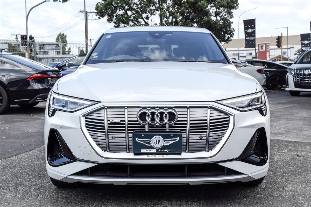 2021 Audi e-tron thumbnail
