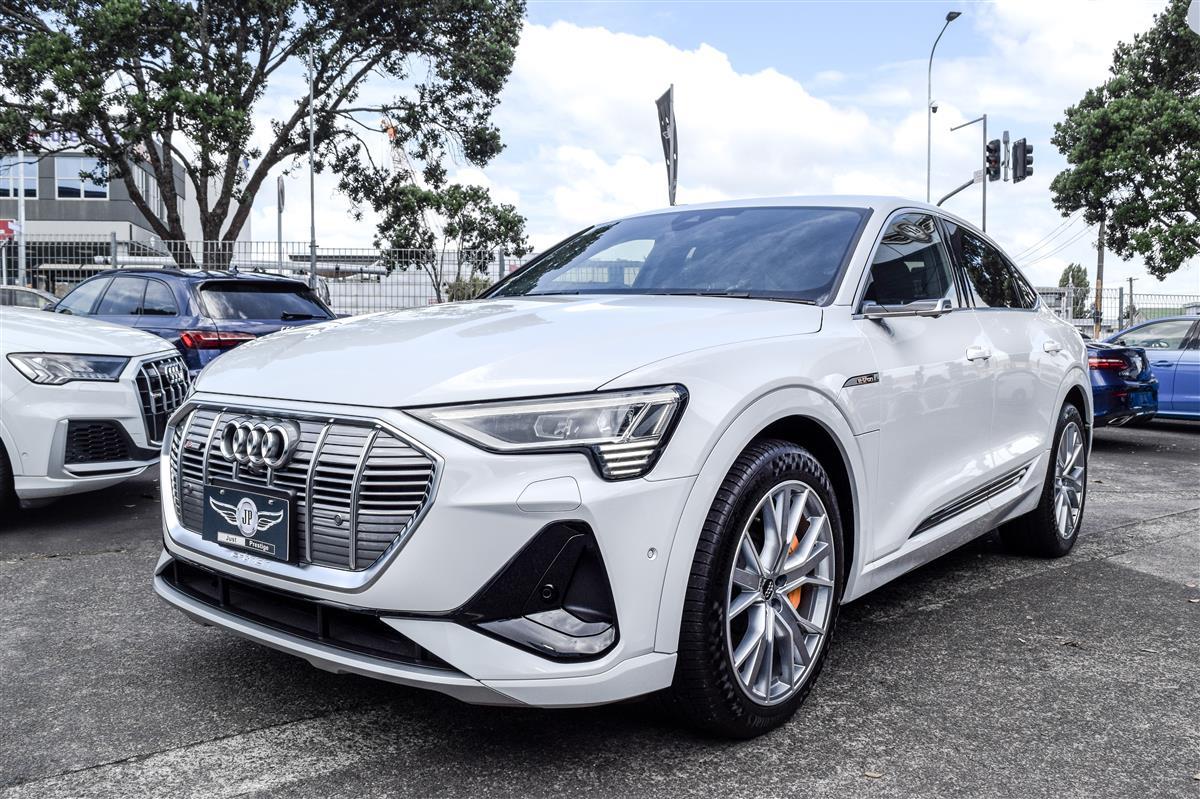 2021 Audi e-tron thumbnail