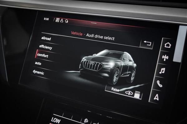 2021 Audi e-tron thumbnail