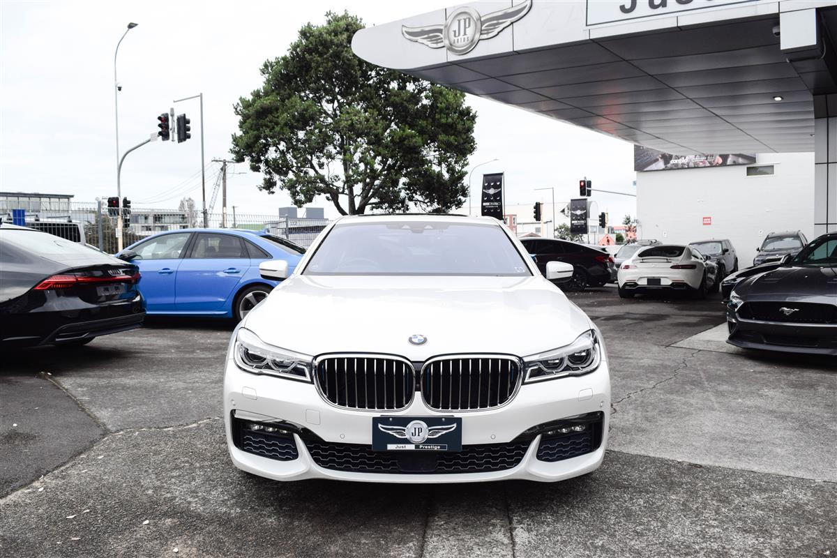 2017 BMW 740e thumbnail