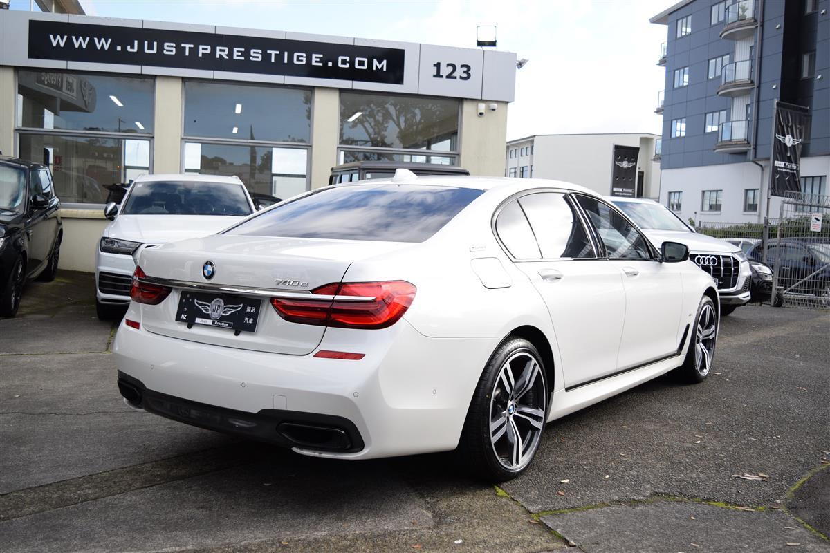 2017 BMW 740e thumbnail