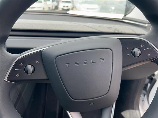 2024 Tesla Model thumbnail