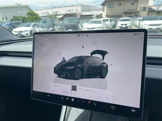 2024 Tesla Model thumbnail