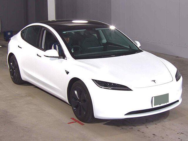 2024 Tesla Model thumbnail