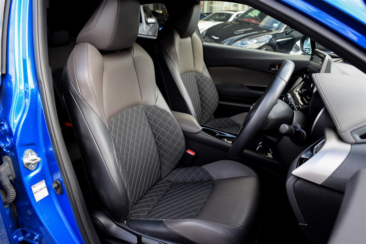 2020 Toyota C-HR thumbnail