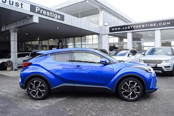 2020 Toyota C-HR thumbnail