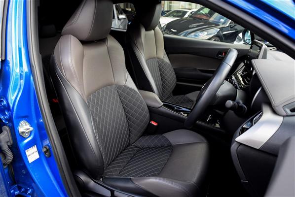 2020 Toyota C-HR thumbnail