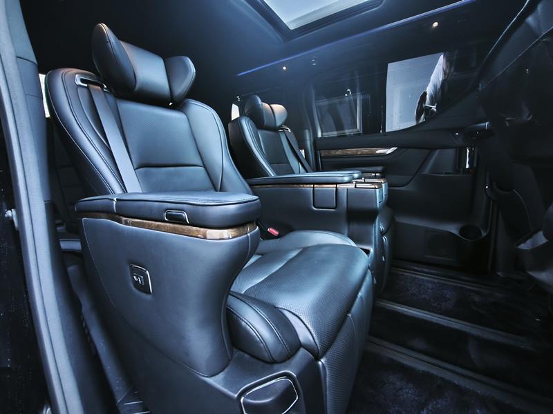 2017 Toyota Vellfire thumbnail