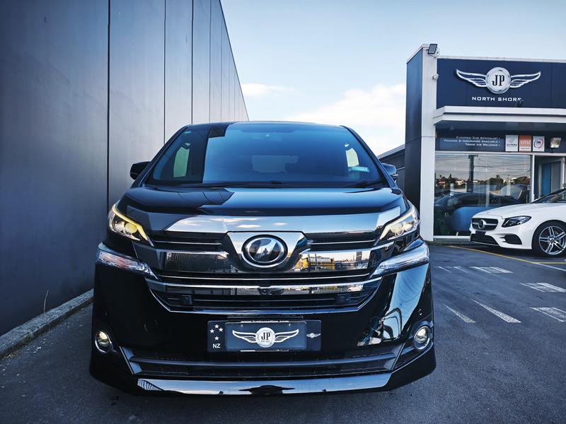 2017 Toyota Vellfire thumbnail