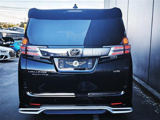 2017 Toyota Vellfire thumbnail