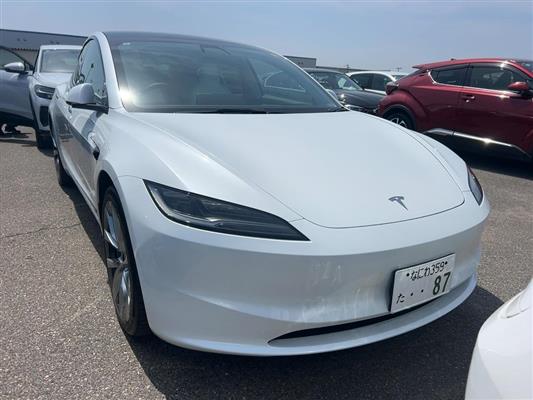 2024 Tesla Model thumbnail