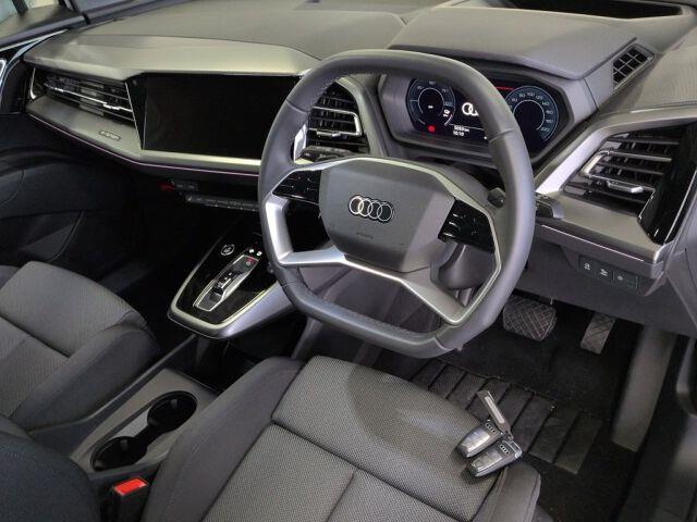 2025 Audi Q4 thumbnail