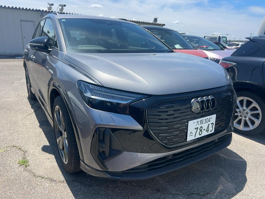 2024 Audi Q4 thumbnail