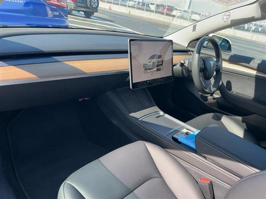 2023 Tesla Model thumbnail