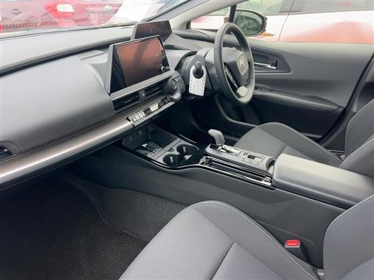 2025 Toyota Prius thumbnail
