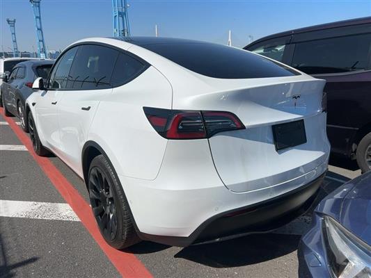 2023 Tesla Model thumbnail