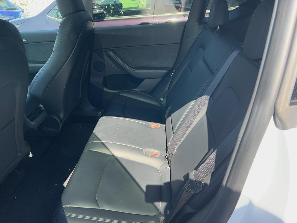 2023 Tesla Model thumbnail