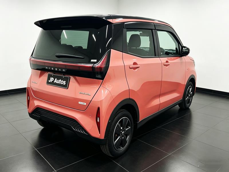2023 Nissan SAKURA thumbnail
