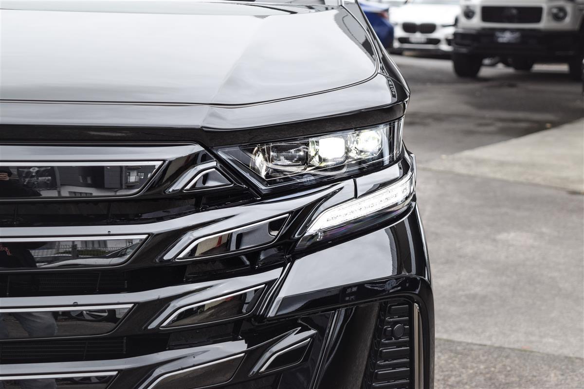 2026 Toyota Vellfire thumbnail