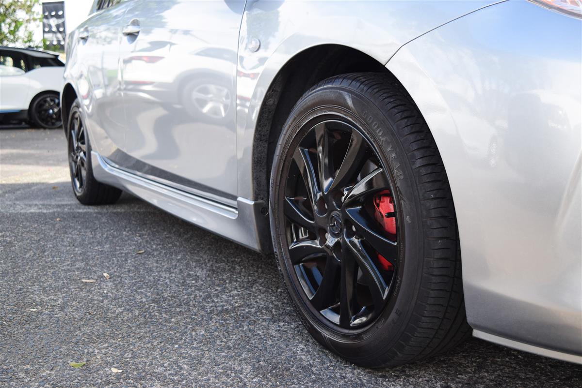 2013 Mazda Axela thumbnail