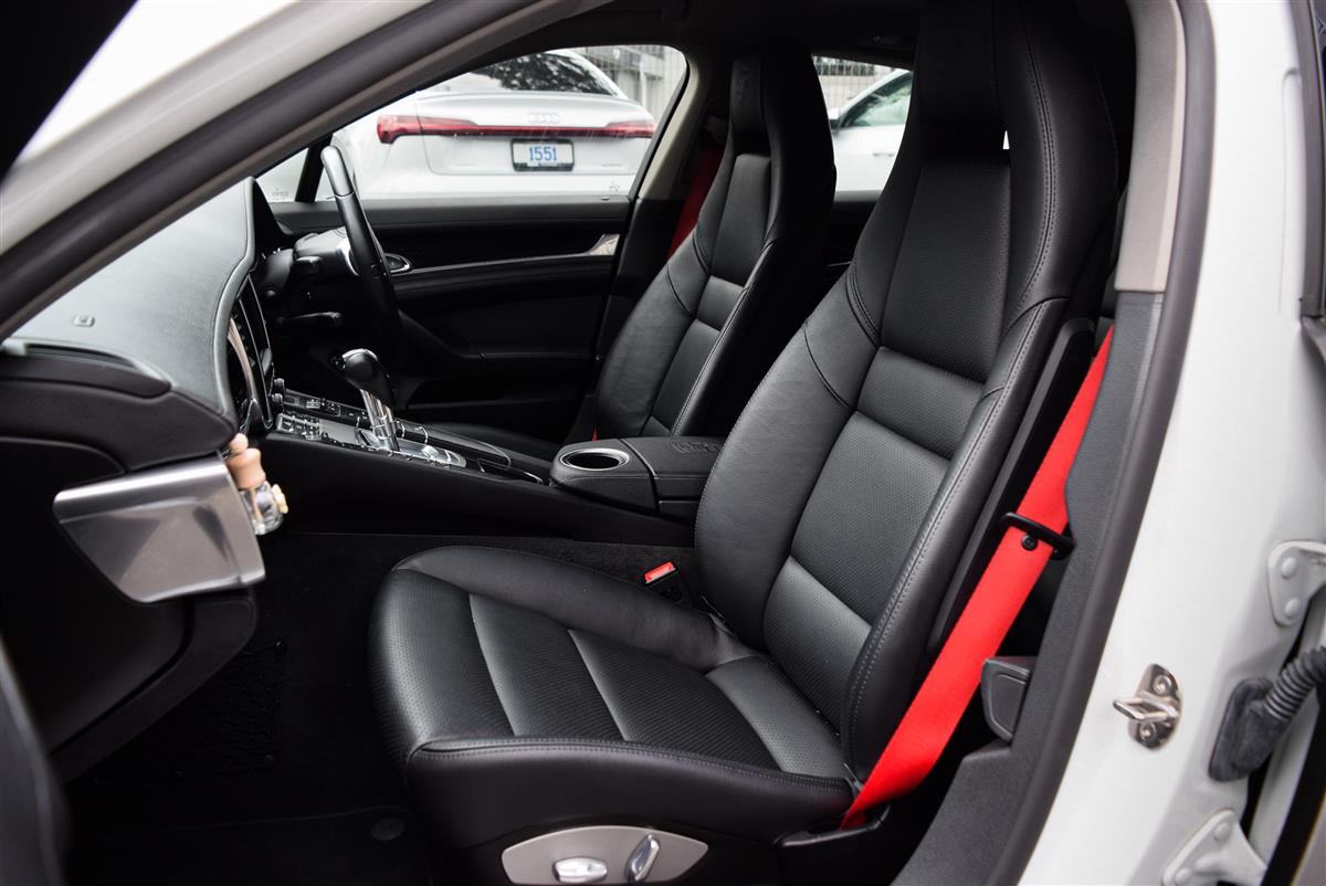 2015 Porsche Panamera thumbnail