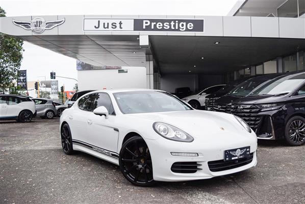 2015 Porsche Panamera thumbnail