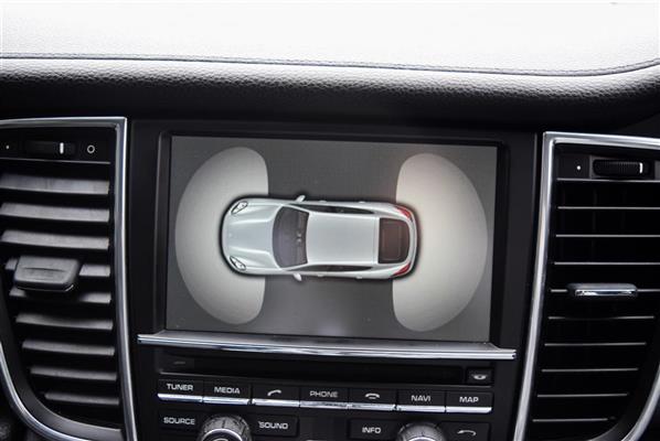 2015 Porsche Panamera thumbnail