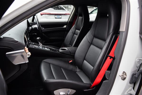 2015 Porsche Panamera thumbnail