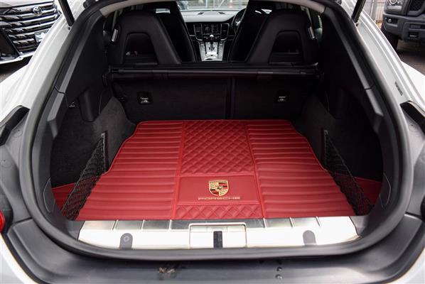 2015 Porsche Panamera thumbnail