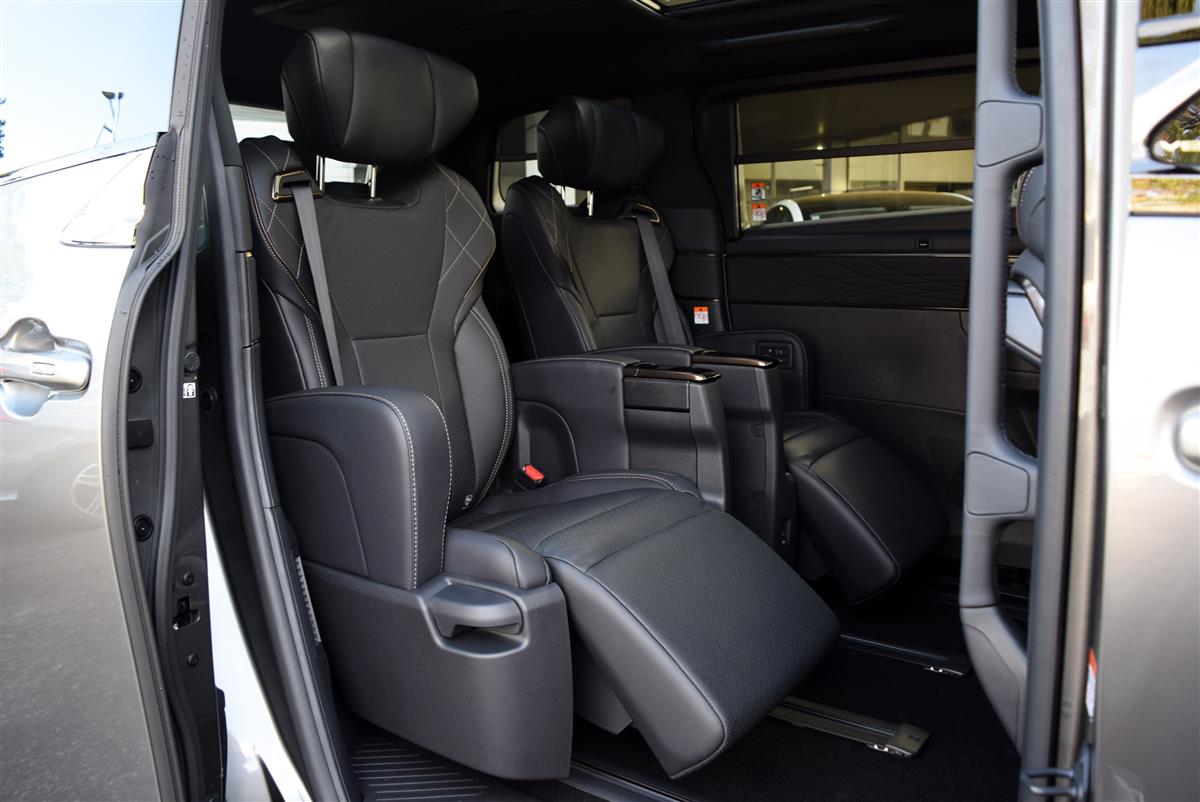 2026 Toyota Vellfire thumbnail