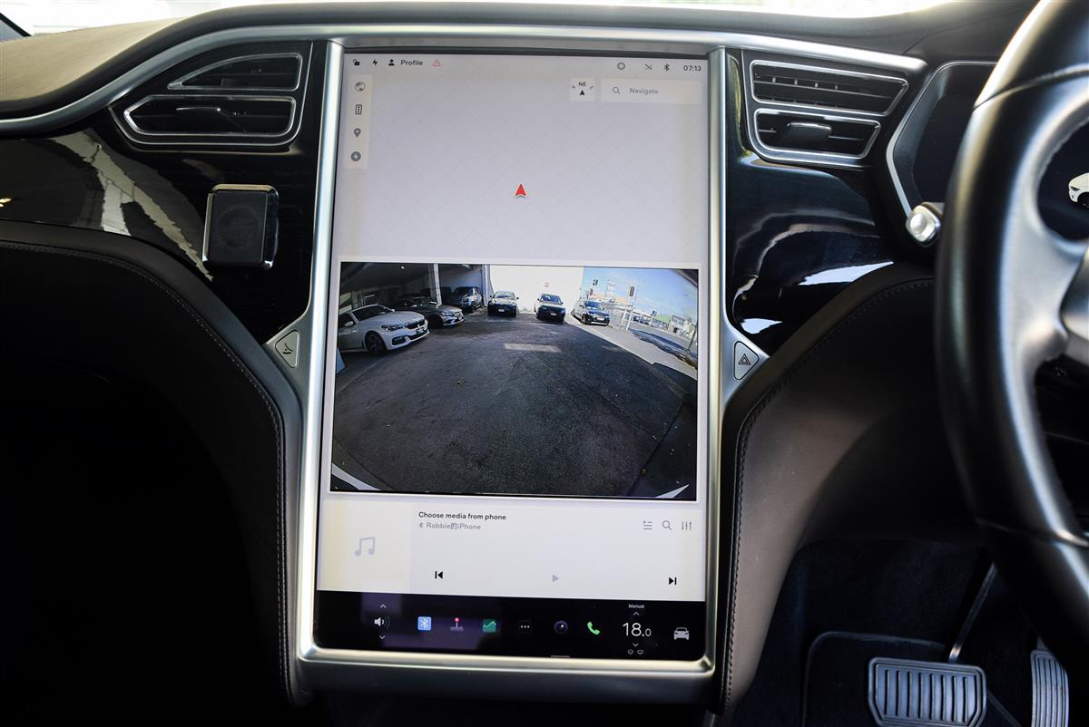 2017 Tesla Model thumbnail