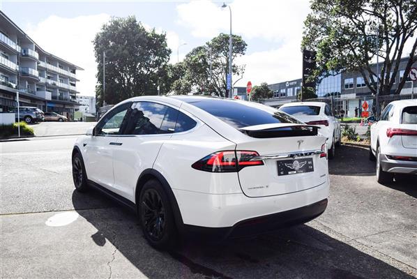 2017 Tesla Model thumbnail